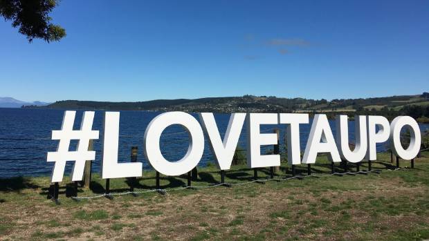 love-lake-taupo-sign